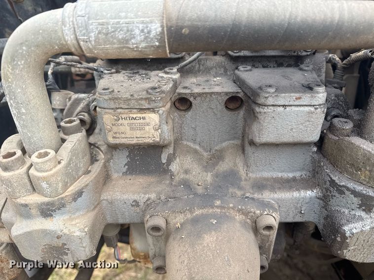 image for item EG7934 2005 John Deere 200C LC excavator