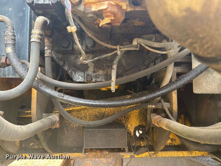 image for item EG7934 2005 John Deere 200C LC excavator