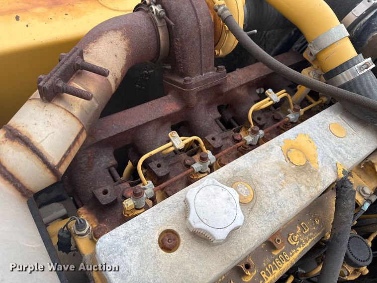 image for item EG7934 2005 John Deere 200C LC excavator