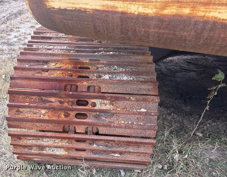 image for item EG7934 2005 John Deere 200C LC excavator