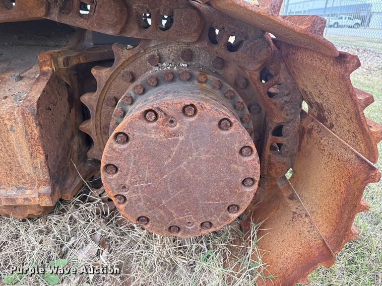 image for item EG7934 2005 John Deere 200C LC excavator