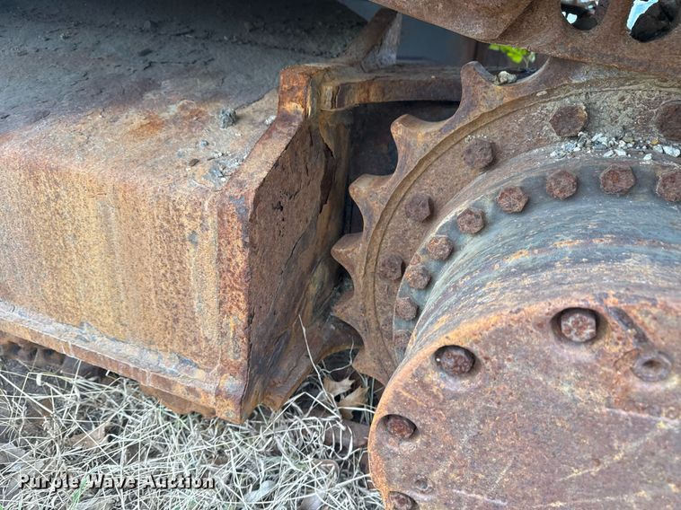 image for item EG7934 2005 John Deere 200C LC excavator