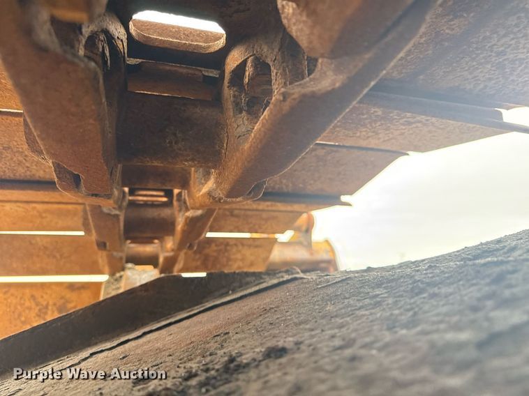 image for item EG7934 2005 John Deere 200C LC excavator