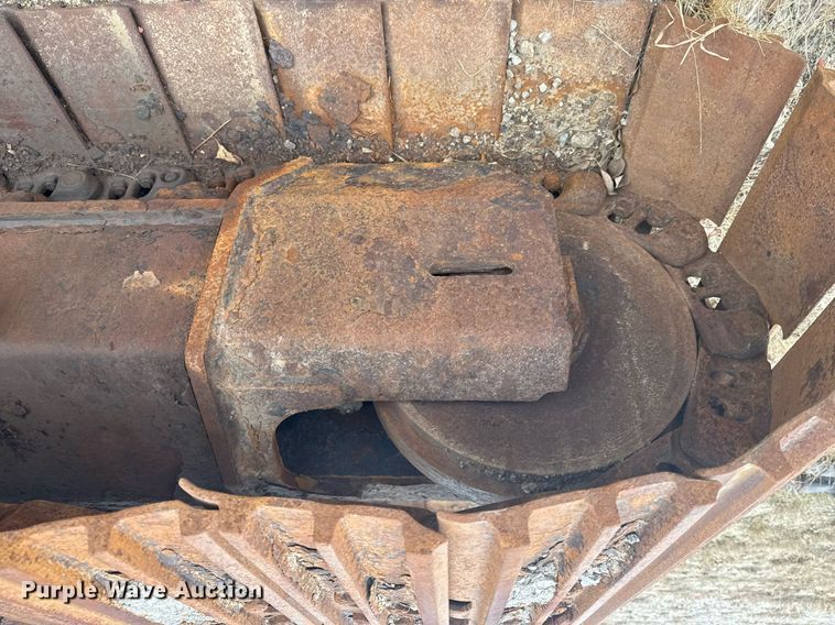 image for item EG7934 2005 John Deere 200C LC excavator