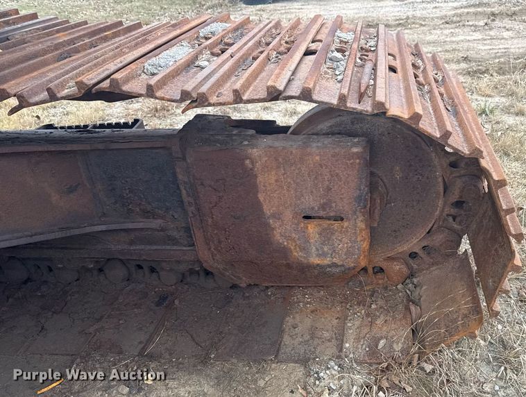 image for item EG7934 2005 John Deere 200C LC excavator