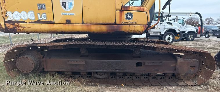 image for item EG7934 2005 John Deere 200C LC excavator