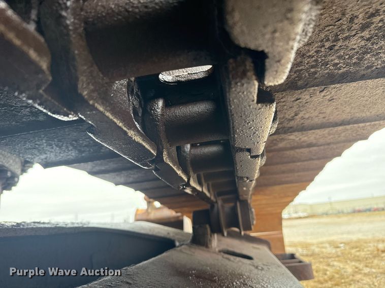 image for item EG7934 2005 John Deere 200C LC excavator