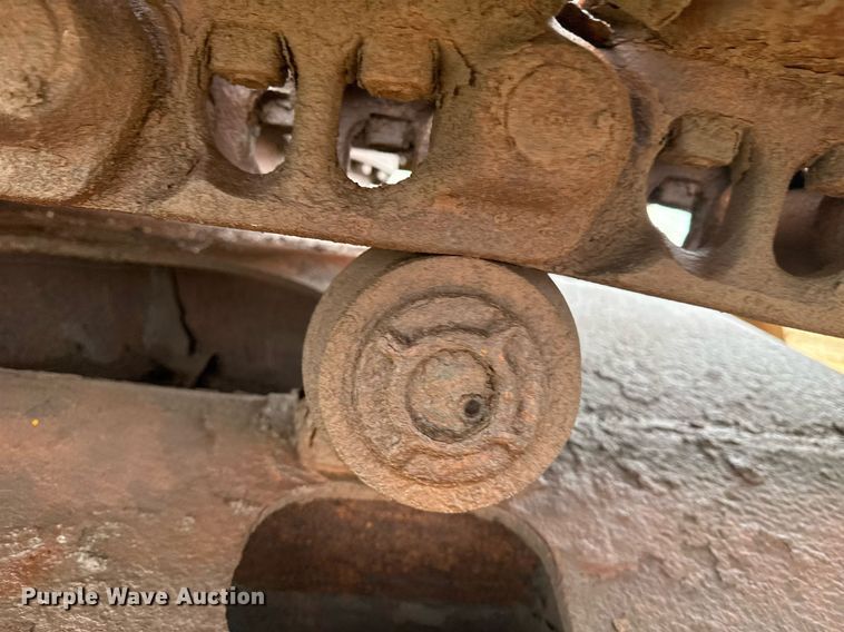 image for item EG7934 2005 John Deere 200C LC excavator