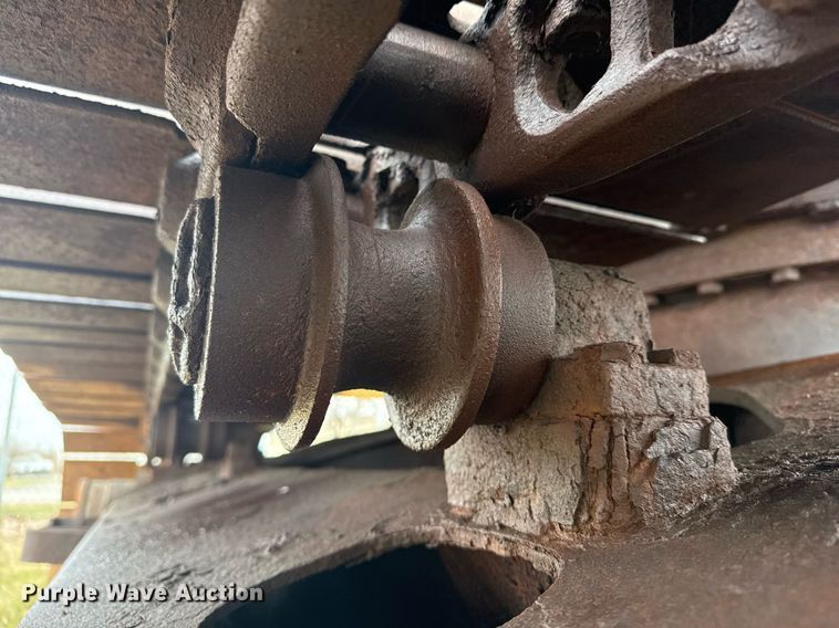 image for item EG7934 2005 John Deere 200C LC excavator