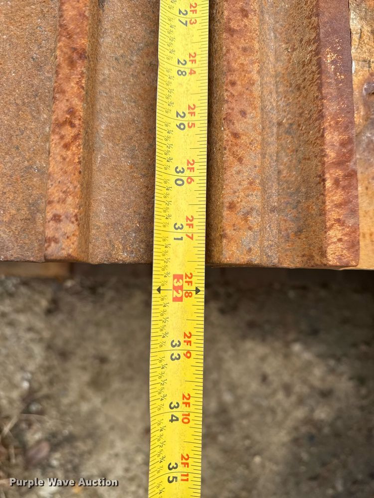 image for item EG7934 2005 John Deere 200C LC excavator