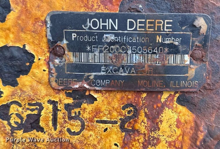 image for item EG7934 2005 John Deere 200C LC excavator