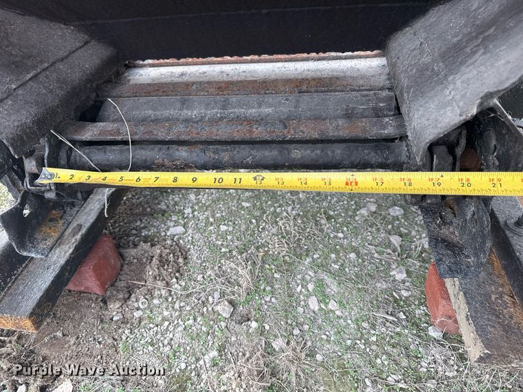 image for item EG7937 Swenson spreader