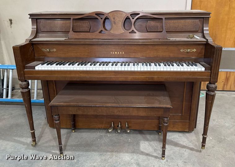 image for item EG7943 Yamaha piano