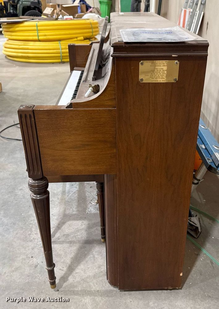image for item EG7943 Yamaha piano