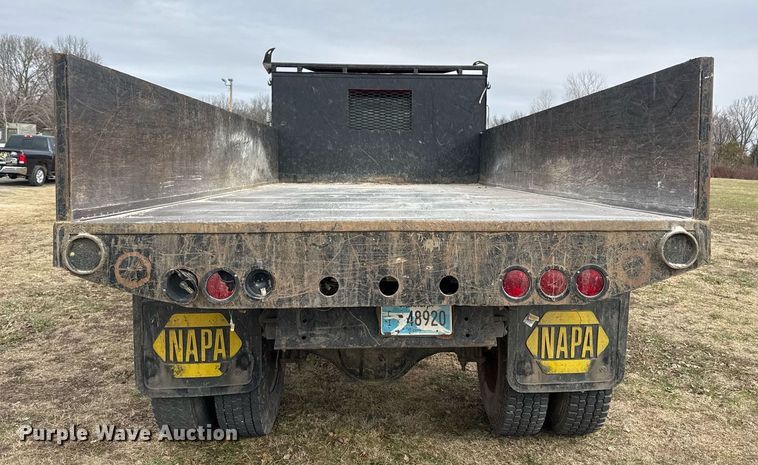 image for item EG7946 2000 Chevrolet C7 dump truck