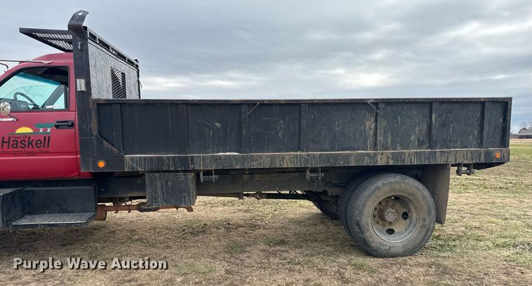 image for item EG7946 2000 Chevrolet C7 dump truck