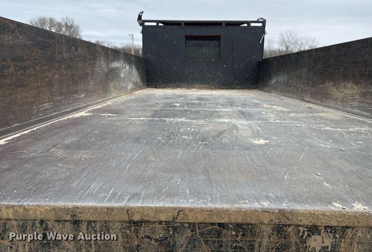 image for item EG7946 2000 Chevrolet C7 dump truck