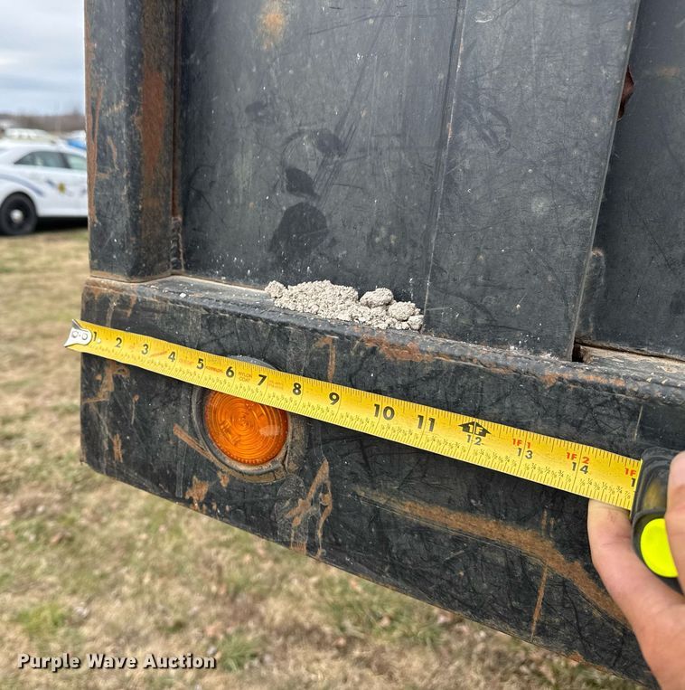 image for item EG7946 2000 Chevrolet C7 dump truck