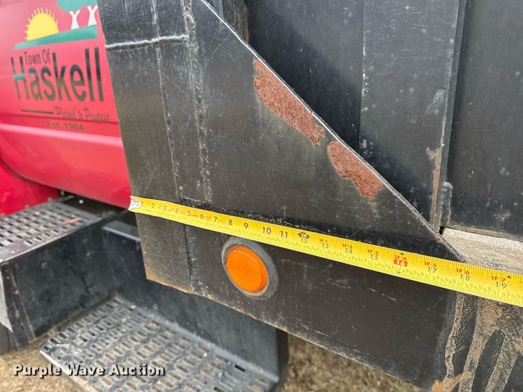 image for item EG7946 2000 Chevrolet C7 dump truck