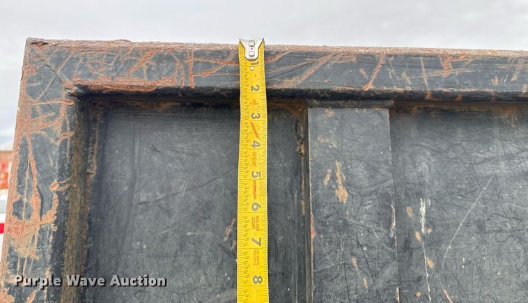 image for item EG7946 2000 Chevrolet C7 dump truck