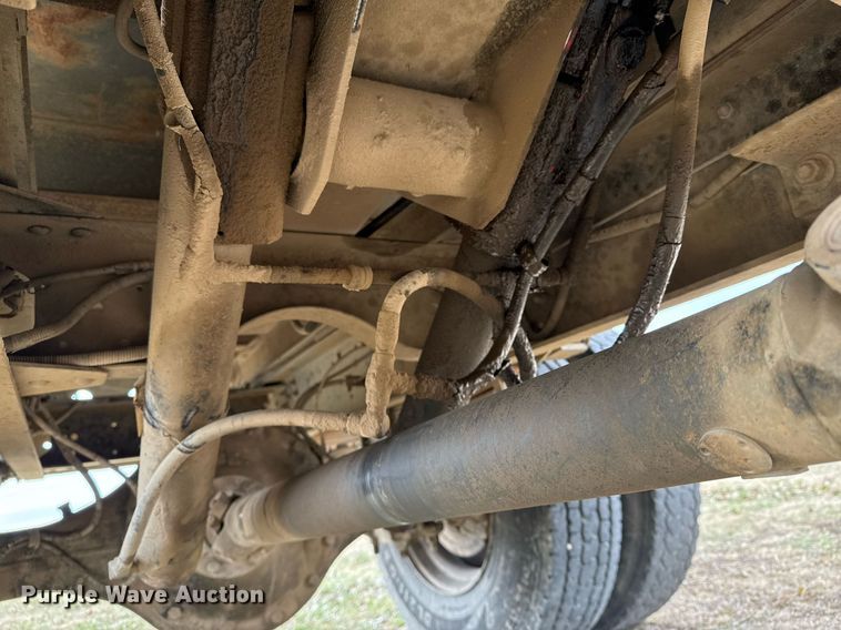 image for item EG7946 2000 Chevrolet C7 dump truck