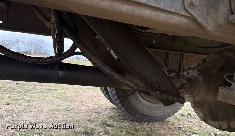 image for item EG7946 2000 Chevrolet C7 dump truck