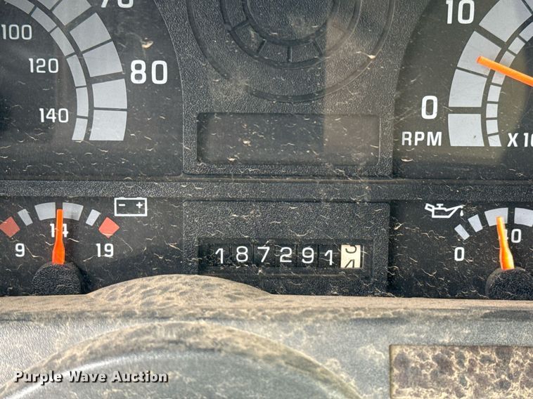 image for item EG7946 2000 Chevrolet C7 dump truck