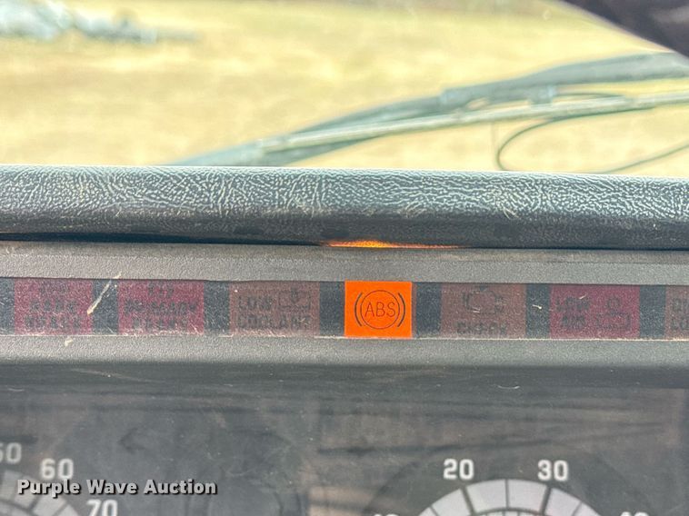 image for item EG7946 2000 Chevrolet C7 dump truck