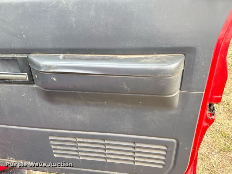 image for item EG7946 2000 Chevrolet C7 dump truck