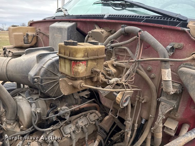 image for item EG7946 2000 Chevrolet C7 dump truck