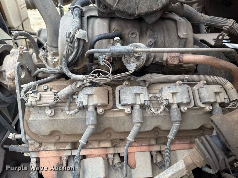 image for item EG7946 2000 Chevrolet C7 dump truck