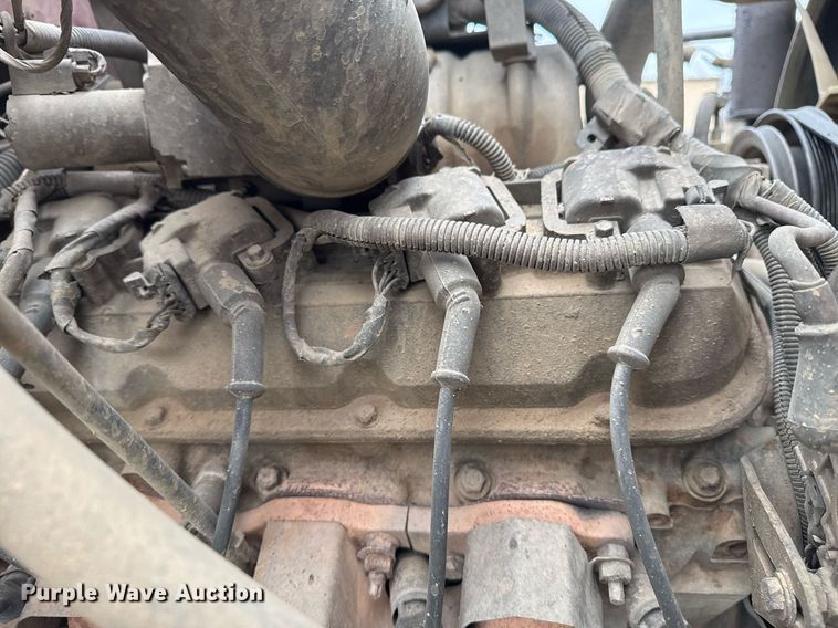 image for item EG7946 2000 Chevrolet C7 dump truck