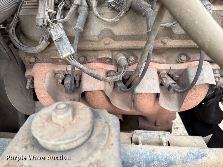 image for item EG7946 2000 Chevrolet C7 dump truck