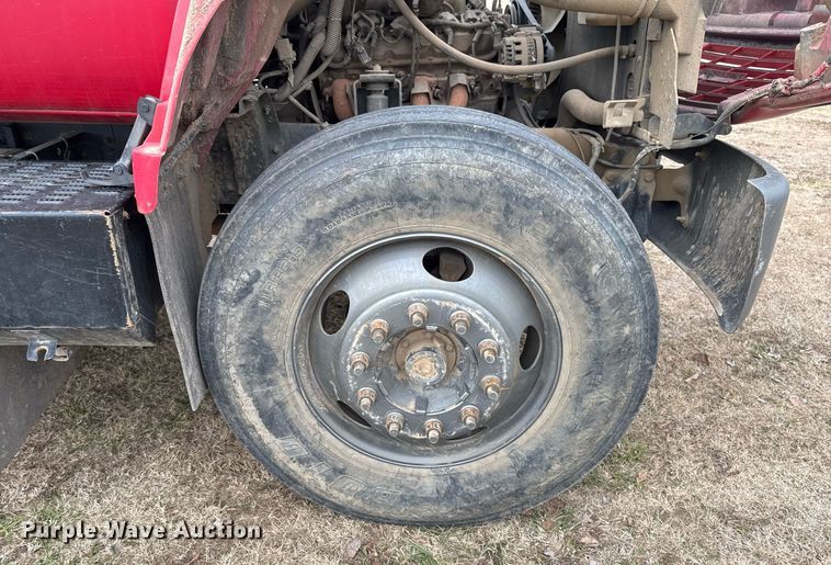 image for item EG7946 2000 Chevrolet C7 dump truck