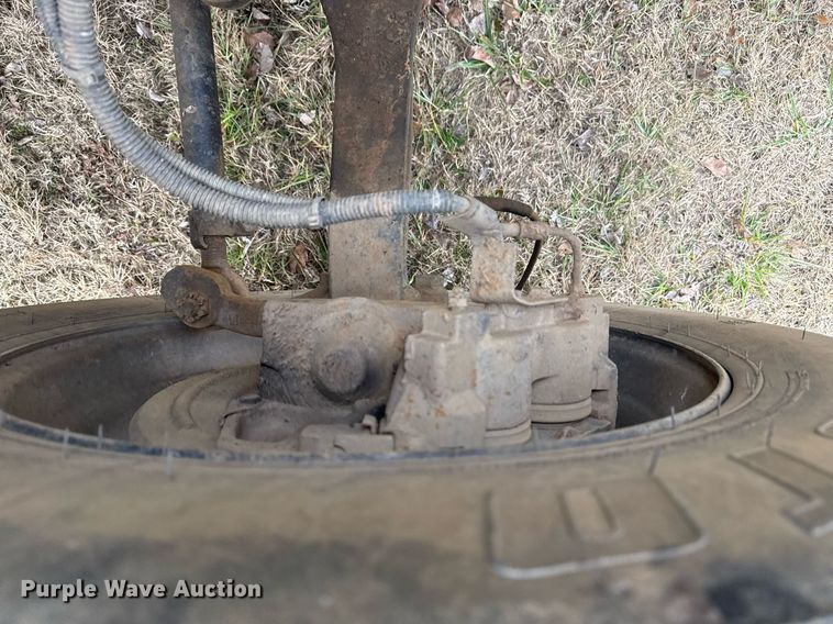 image for item EG7946 2000 Chevrolet C7 dump truck