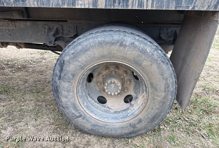 image for item EG7946 2000 Chevrolet C7 dump truck