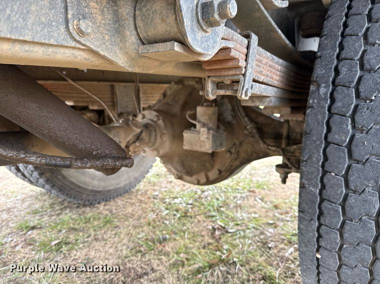 image for item EG7946 2000 Chevrolet C7 dump truck