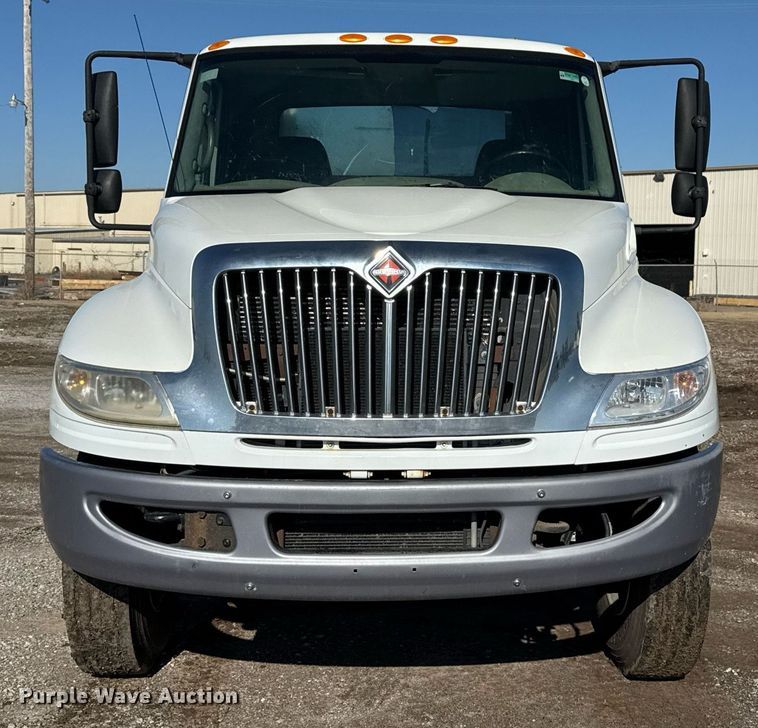 image for item EG7948 2009 International 4400 utility / service truck