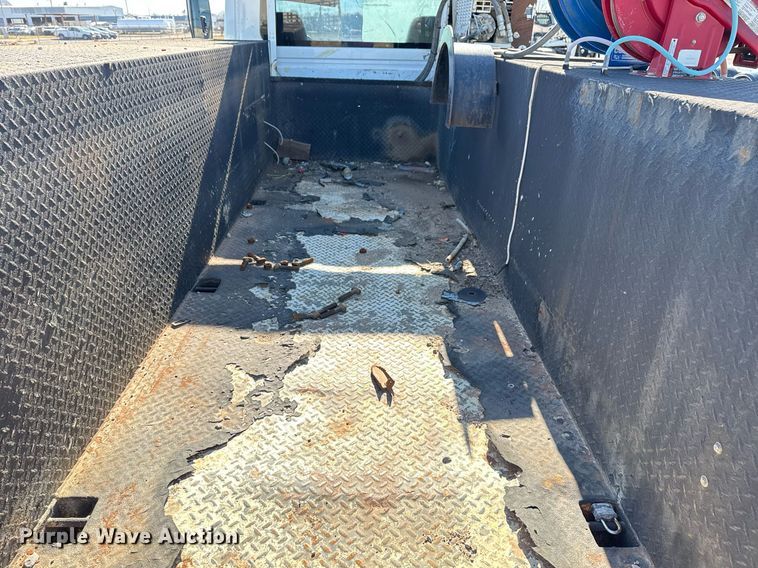 image for item EG7948 2009 International 4400 utility / service truck