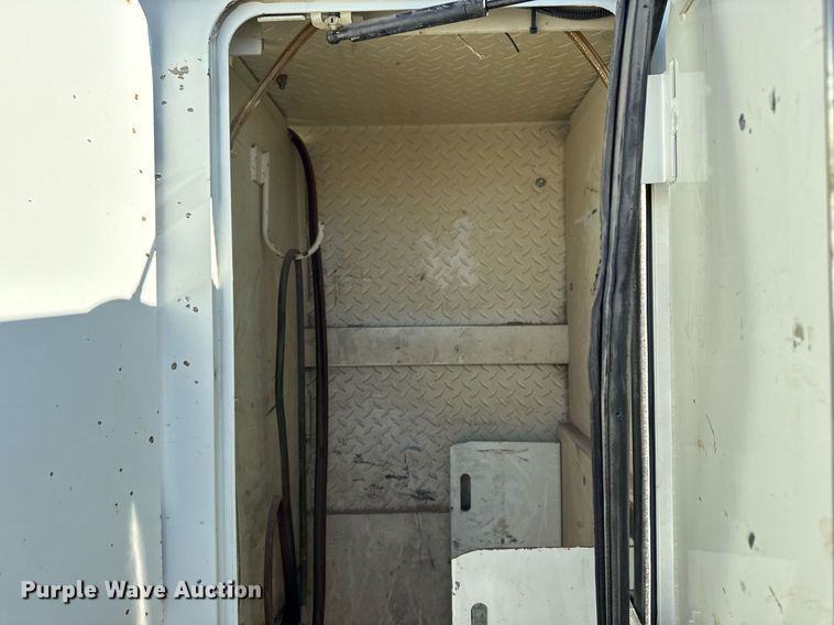 image for item EG7948 2009 International 4400 utility / service truck