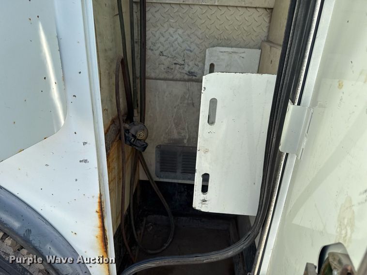 image for item EG7948 2009 International 4400 utility / service truck