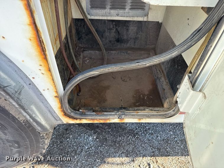 image for item EG7948 2009 International 4400 utility / service truck