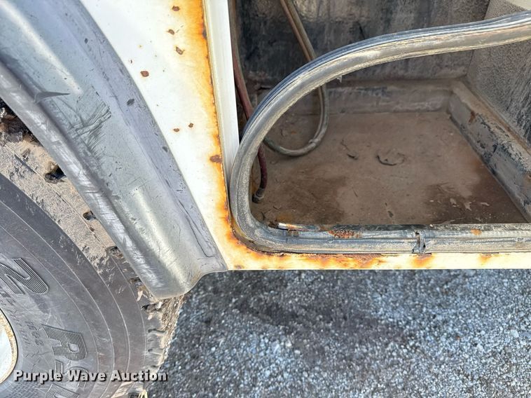 image for item EG7948 2009 International 4400 utility / service truck