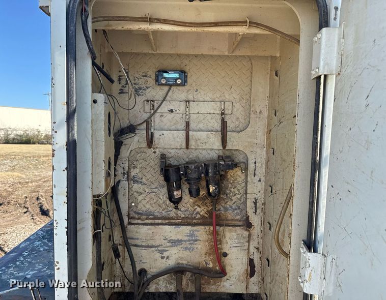 image for item EG7948 2009 International 4400 utility / service truck