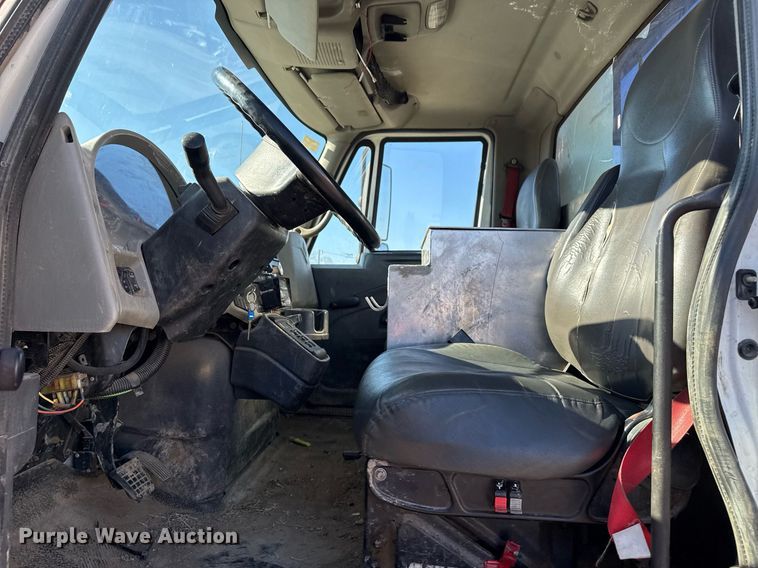 image for item EG7948 2009 International 4400 utility / service truck