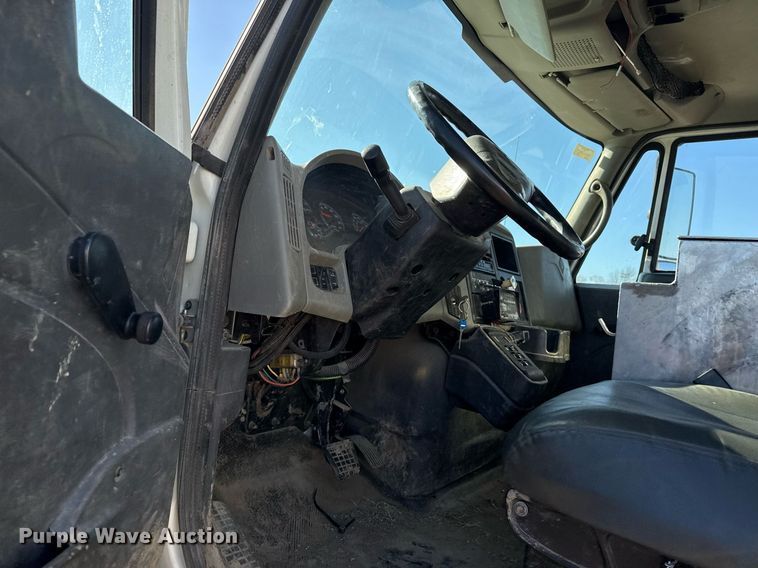 image for item EG7948 2009 International 4400 utility / service truck