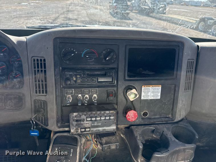 image for item EG7948 2009 International 4400 utility / service truck