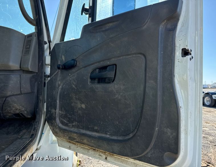 image for item EG7948 2009 International 4400 utility / service truck