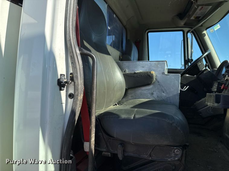 image for item EG7948 2009 International 4400 utility / service truck