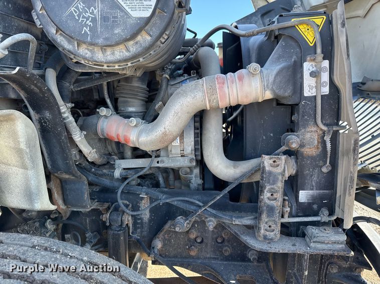 image for item EG7948 2009 International 4400 utility / service truck